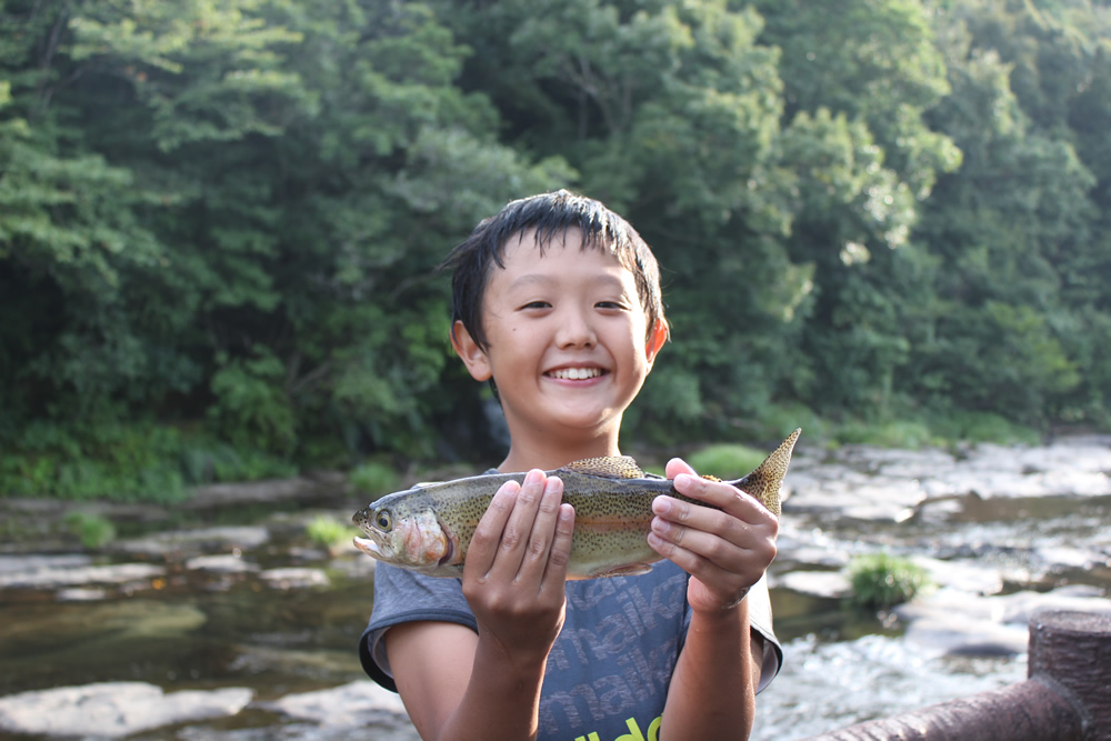 ニジマス釣り場